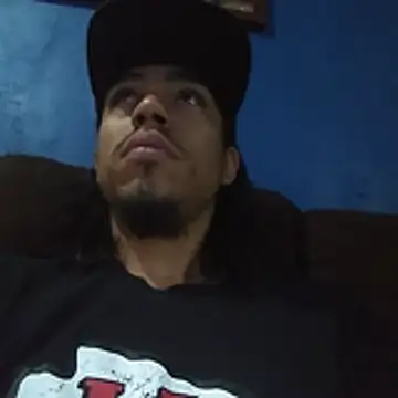 AlexAlejandro13 online show from April 2026 02:21:01 PM