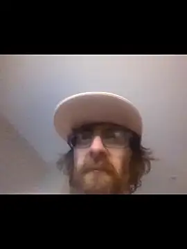 Snapshot of Bottomslut4tops84 chatting on November 2025 04:23:02 AM Bottomslut4tops84 online show from November 2025 04:23:02 AM