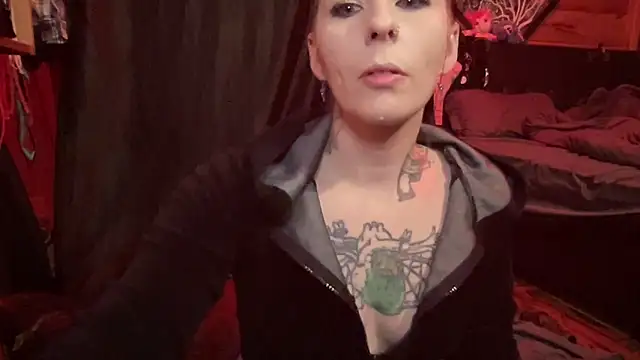 Snapshot of TeenyDoll chatting on November 2025 03:38:01 AM TeenyDoll online show from November 2025 03:38:01 AM