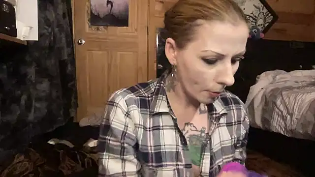 Snapshot of TeenyDoll chatting on March 2026 02:16:02 AM TeenyDoll online show from March 2026 02:16:02 AM