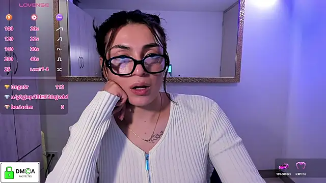 Snapshot of EricaVanderhill chatting on May 2026 12:29:02 AM EricaVanderhill online show from May 2026 12:29:02 AM