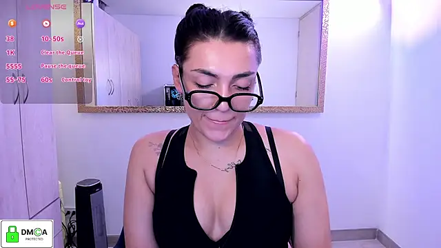 Snapshot of EricaVanderhill chatting on May 2026 12:38:02 AM EricaVanderhill online show from May 2026 12:38:02 AM