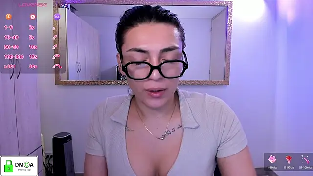 Snapshot of EricaVanderhill chatting on May 2026 11:22:02 PM EricaVanderhill online show from May 2026 11:22:02 PM