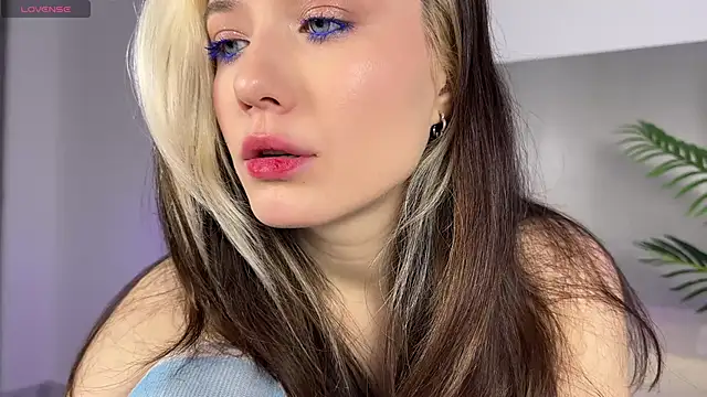 Snapshot of _blowjob_queen chatting on June 2026 10:23:02 PM blowjob queen online show from June 2026 10:23:02 PM
