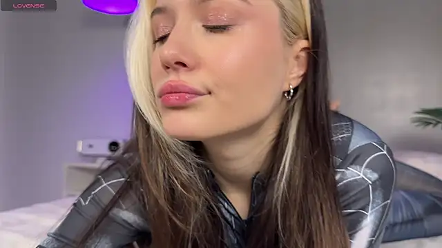 Snapshot of _blowjob_queen chatting on June 2026 09:06:01 PM blowjob queen online show from June 2026 09:06:01 PM