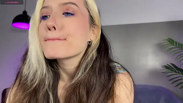 Snapshot of _blowjob_queen chatting on July 2026 08:11:02 PM blowjob queen online show from July 2026 08:11:02 PM