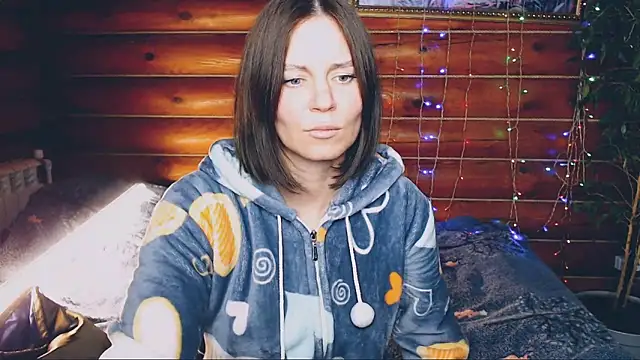 Snapshot of Platina_Fox chatting on December 2024 11:41:02 AM Platina Fox online show from December 2024 11:41:02 AM