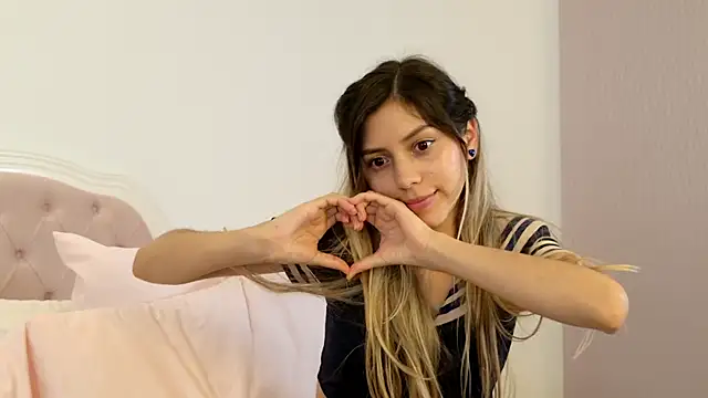 Snapshot of Sensualtease chatting on February 2025 07:20:01 AM Sensualtease online show from February 2025 07:20:01 AM