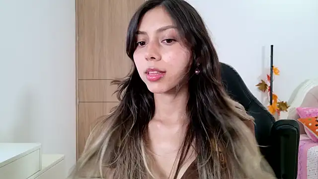 Snapshot of Sensualtease chatting on October 2025 10:15:01 PM Sensualtease online show from October 2025 10:15:01 PM