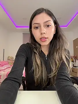 Snapshot of Sensualtease chatting on December 2025 09:01:02 PM Sensualtease online show from December 2025 09:01:02 PM