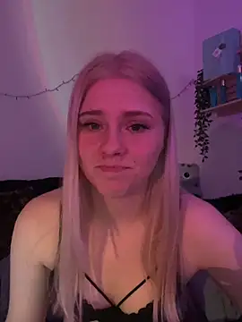 Blueeyezz0 online show from February 2026 08:40:02 PM