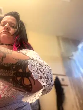 Snapshot of 1-800-FUCKYOU chatting on December 2024 10:45:01 PM 1-800-FUCKYOU online show from December 2024 10:45:01 PM