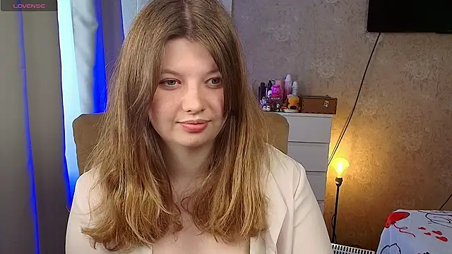 Snapshot of Vivian_cutie chatting on May 2026 10:34:01 AM Vivian cutie online show from May 2026 10:34:01 AM