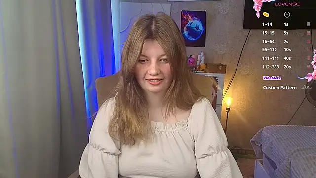 Snapshot of Vivian_cutie chatting on July 2026 08:40:02 AM Vivian cutie online show from July 2026 08:40:02 AM