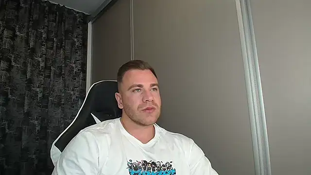 Thori92 online show from September 2025 05:05:02 PM