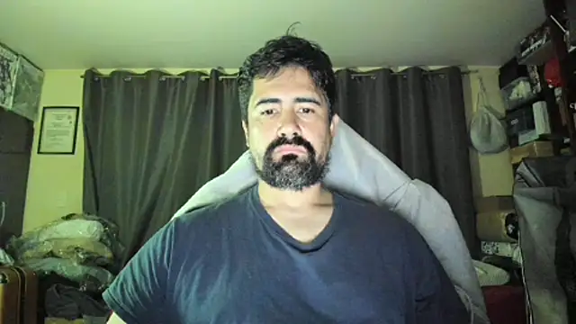 Snapshot of VonDoomdelToro chatting on January 2026 05:44:01 AM VonDoomdelToro online show from January 2026 05:44:01 AM