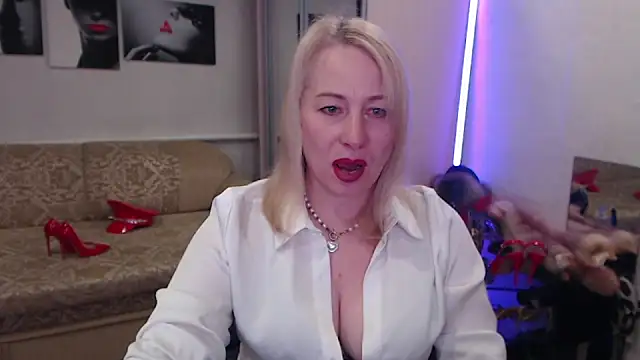 MistressMilfa online show from February 2026 06:08:01 PM