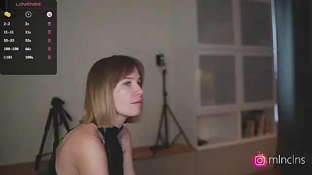 melanielwithu online show from April 2026 03:20:01 PM