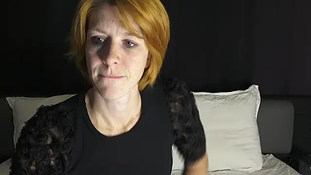 Snapshot of Mymiesexy chatting on March 2025 09:32:02 PM Mymiesexy online show from March 2025 09:32:02 PM