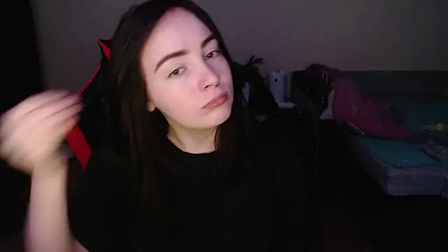 Laralianna online show from November 2025 12:43:01 AM