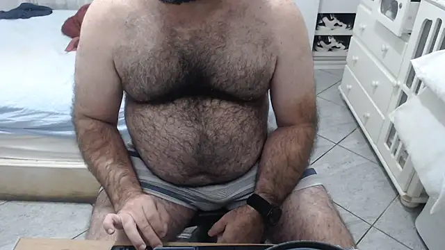 Snapshot of MysterBearMG chatting on July 2026 01:12:01 AM MysterBearMG online show from July 2026 01:12:01 AM