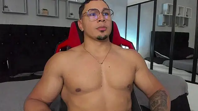 tyler hank01 online show from October 2025 06:54:02 PM