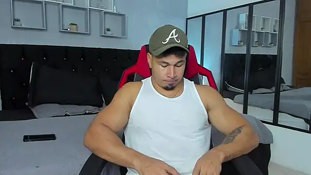 tyler hank01 online show from October 2025 06:19:01 PM