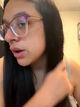 Ninnfa online show from November 2025 05:01:02 PM