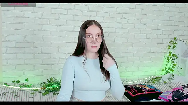 LinaKenny online show from March 2026 05:39:01 PM