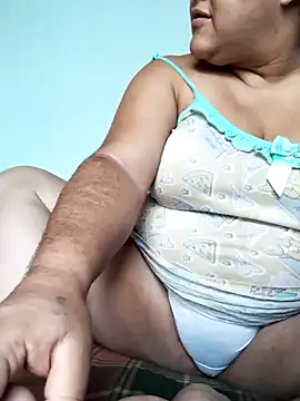 Snapshot of Monseratte21 chatting on February 2025 03:29:01 PM Monseratte21 online show from February 2025 03:29:01 PM