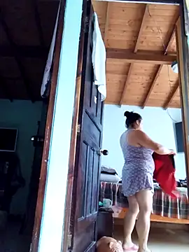 Snapshot of Monseratte21 chatting on February 2025 02:54:02 PM Monseratte21 online show from February 2025 02:54:02 PM