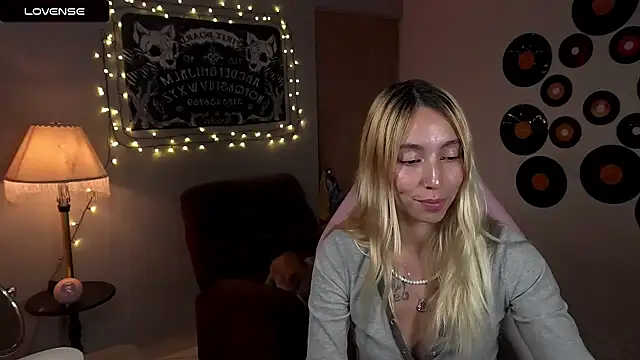 Saucy Jenn online show from March 2025 04:52:01 AM