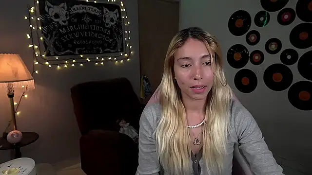 Saucy Jenn online show from March 2025 09:58:01 PM