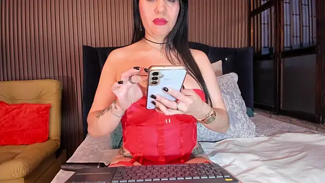 Snapshot of JuliaDawson_ chatting on October 2025 10:54:02 PM JuliaDawson  online show from October 2025 10:54:02 PM