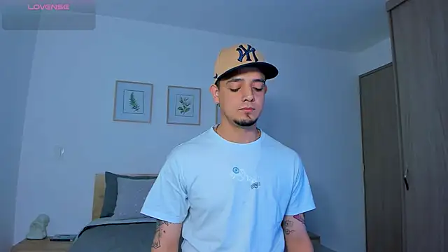 alejandro calderon1 online show from November 2025 09:32:02 AM