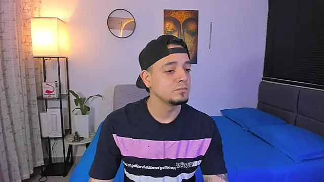 Snapshot of alejandro_calderon1 chatting on May 2026 11:46:02 PM alejandro calderon1 online show from May 2026 11:46:02 PM