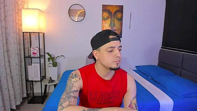 Snapshot of alejandro_calderon1 chatting on May 2026 01:47:02 AM alejandro calderon1 online show from May 2026 01:47:02 AM