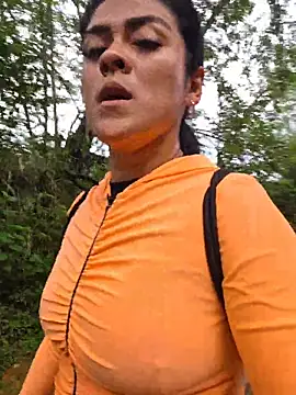 Hannah-grace online show from November 2025 11:54:01 AM