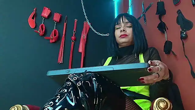 amy-mistress online show from December 2024 10:47:01 PM