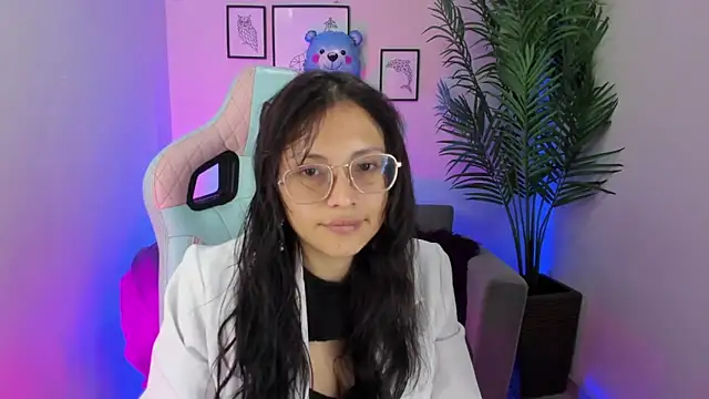 Kyomi chang online show from March 2025 01:29:01 PM