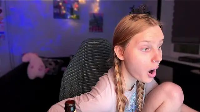 Chanel Gill online show from December 2025 06:36:02 PM