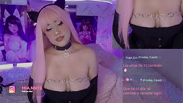 Snapshot of MiaMammie chatting on December 2024 04:02:02 AM MiaMammie online show from December 2024 04:02:02 AM