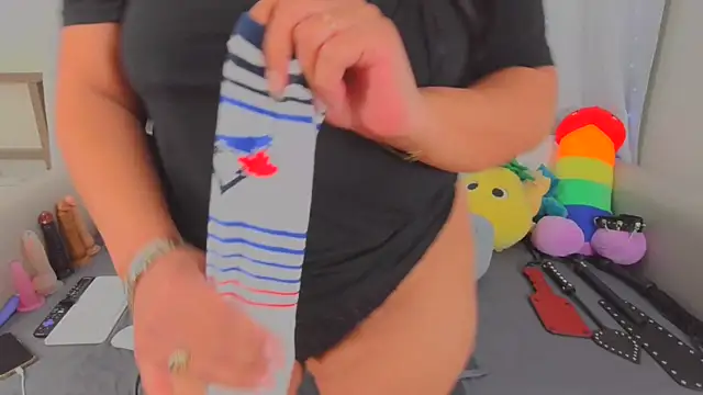 MeghanXO online show from April 2026 02:00:02 PM