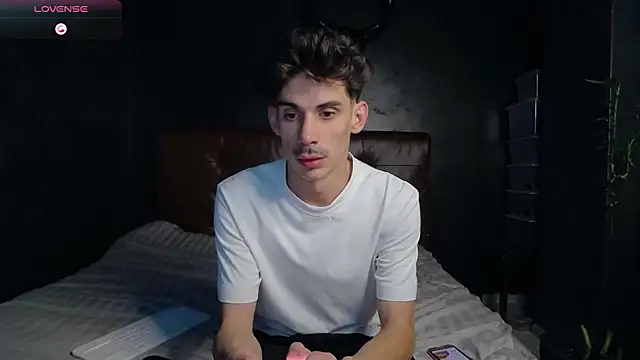 DanielCrush1 online show from November 2025 01:02:02 PM