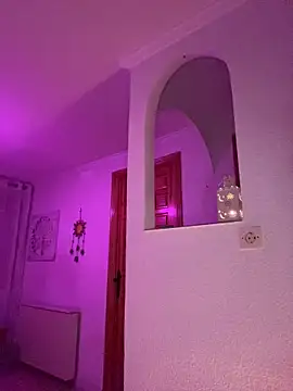 KarlaLuar  online show from April 2026 09:32:01 PM