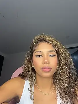 Snapshot of stormyy_ chatting on June 2026 11:32:02 PM stormyy online show from June 2026 11:32:02 PM