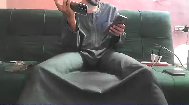 Snapshot of foxsanSs chatting on March 2025 04:20:02 AM foxsanSs online show from March 2025 04:20:02 AM