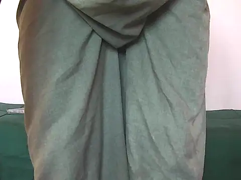 Snapshot of foxsanSs chatting on December 2025 11:50:01 AM foxsanSs online show from December 2025 11:50:01 AM