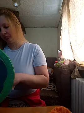 Snapshot of BustyBlond chatting on April 2026 04:39:01 AM BustyBlond online show from April 2026 04:39:01 AM