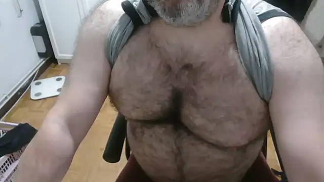 Snapshot of mikeyhotbear chatting on May 2026 04:30:02 AM mikeyhotbear online show from May 2026 04:30:02 AM